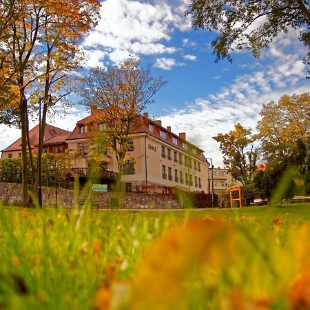 Hotel I Restauracja "Pod Orlem" Kartuzy Exteriör bild